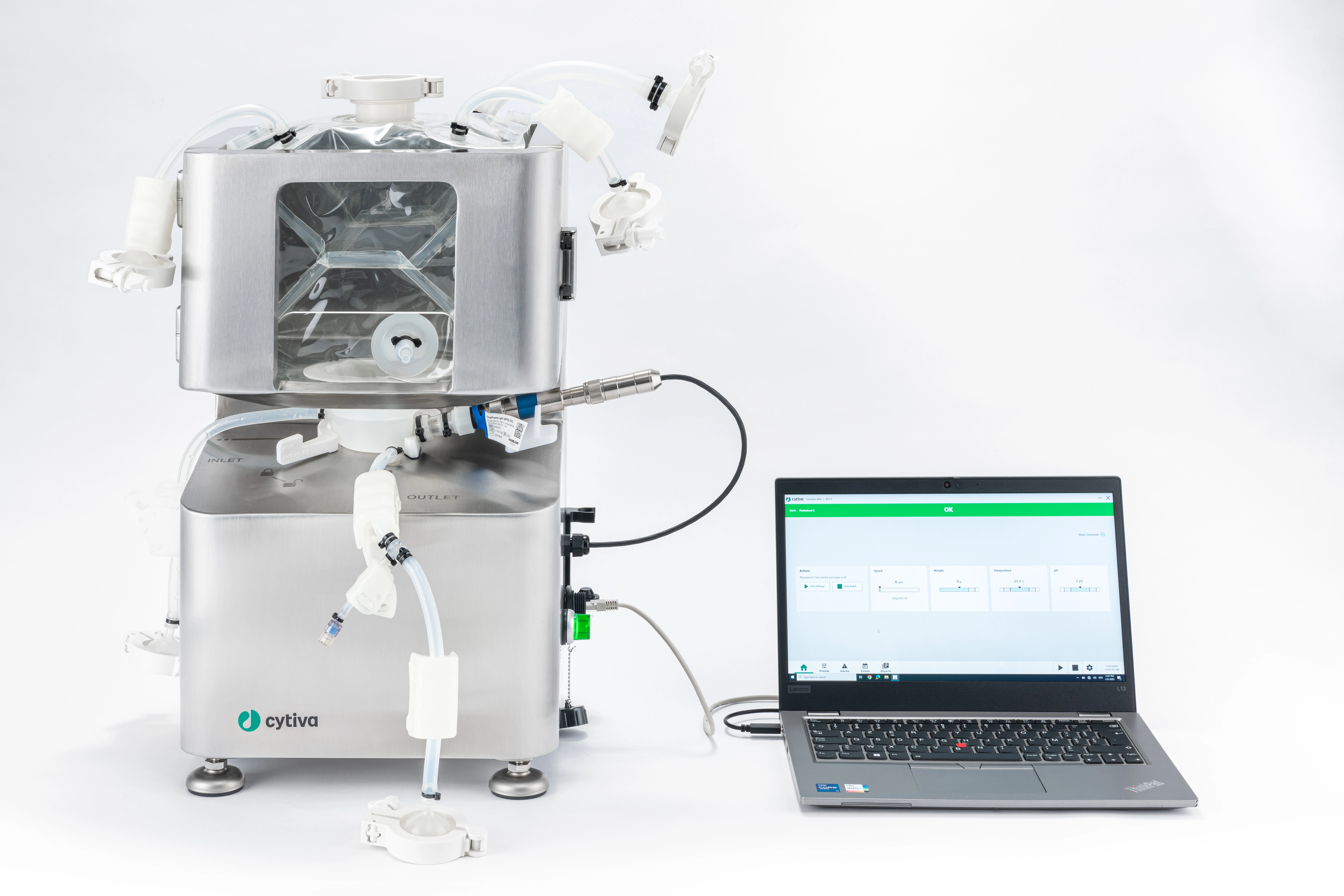 LevMixer™ 10 L single-use mixing system.