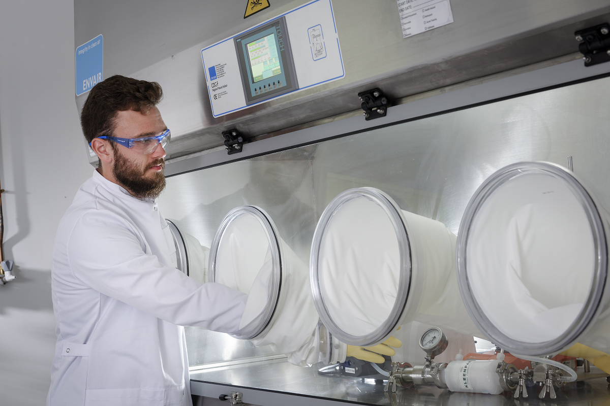 Validation sterilizing-grade filters and SUS components