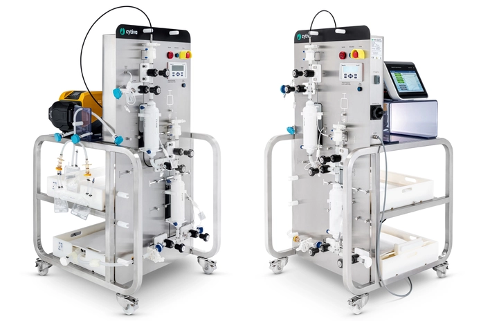 Manual drug product filtration system in a redundant filtration set-up (two NP6 filters) equipped with an extra flush bag tray, featuring aWatson Marlow pump and Palltronic Flowstar V with stand.