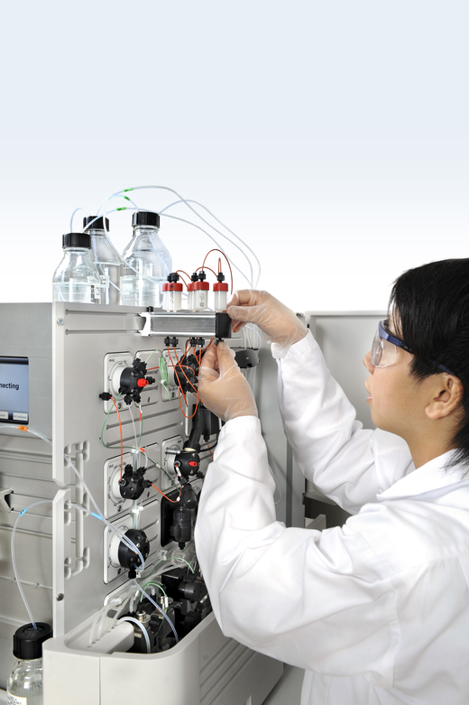 Flexible column holder Cytiva