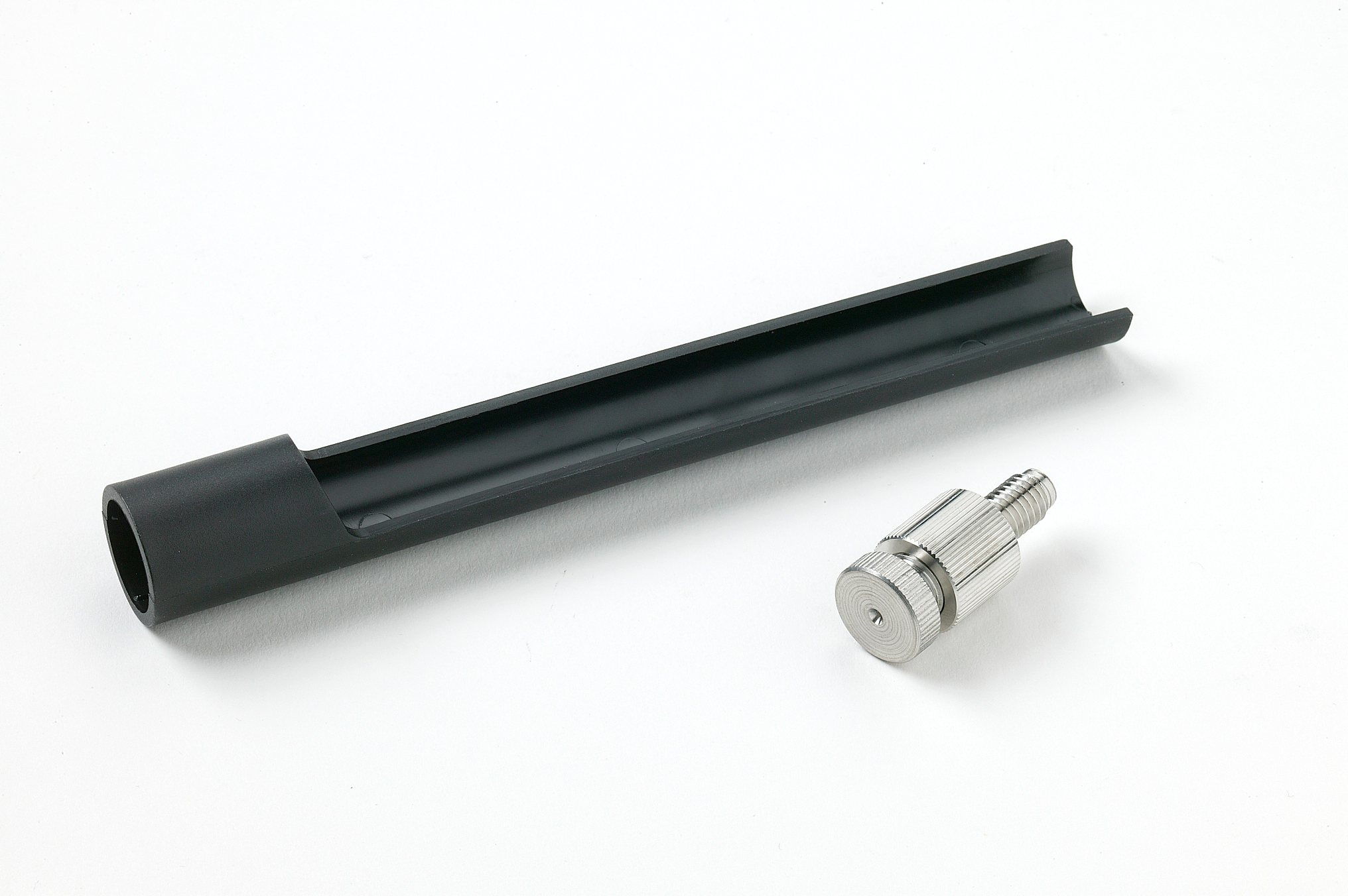 Injection fill port for M6 valves
