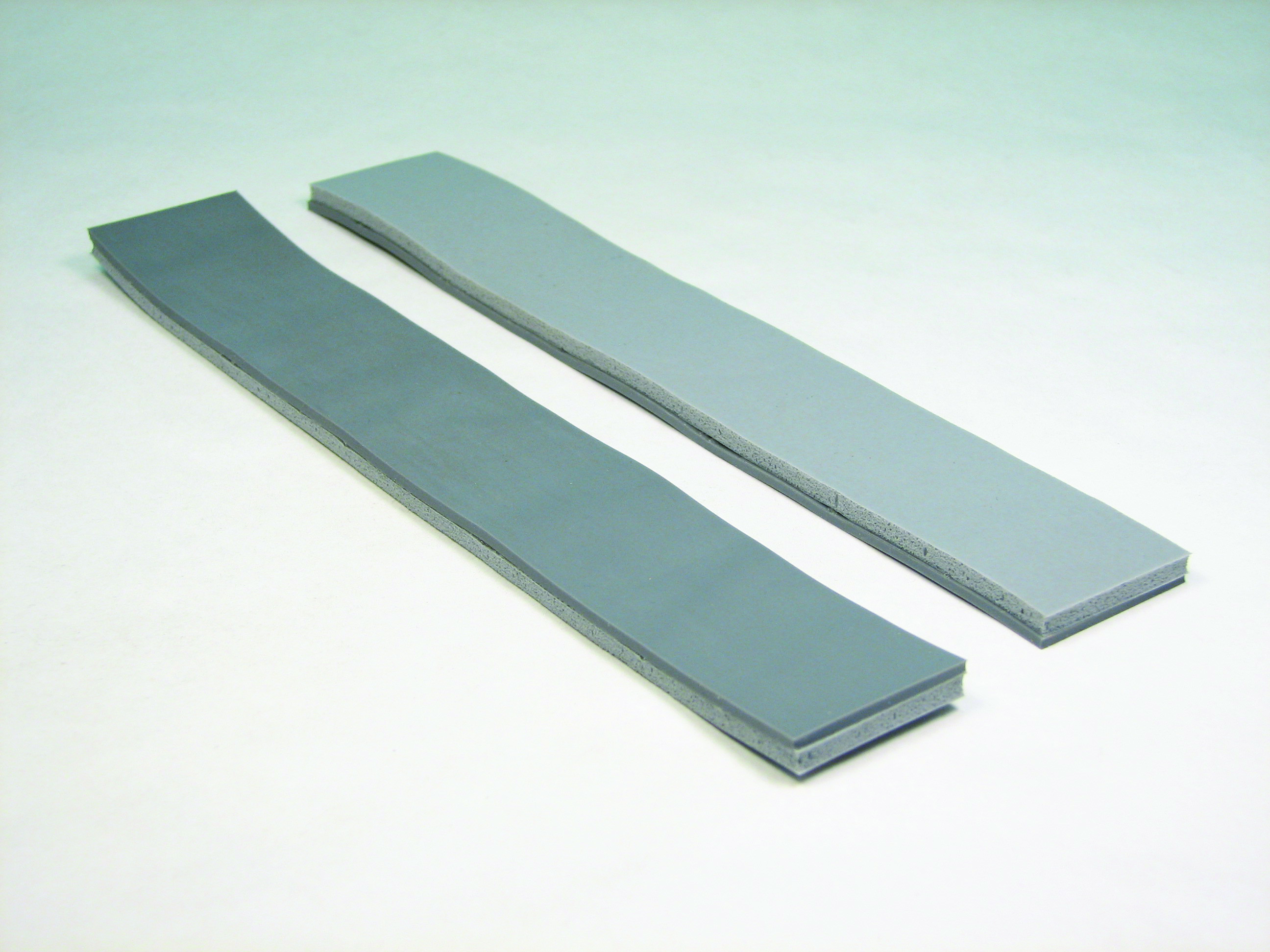 Laminated silicone rubber gaskets for casting stand