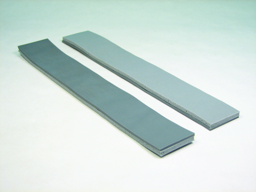 Laminated silicone rubber gaskets for casting stand