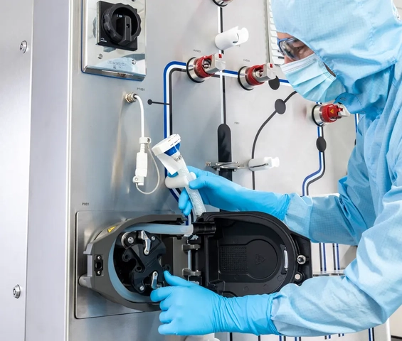 Automated filtration and filling system designed to accurately and aseptically aliquot bulk product into multiple biocontainer bags or bottles.
